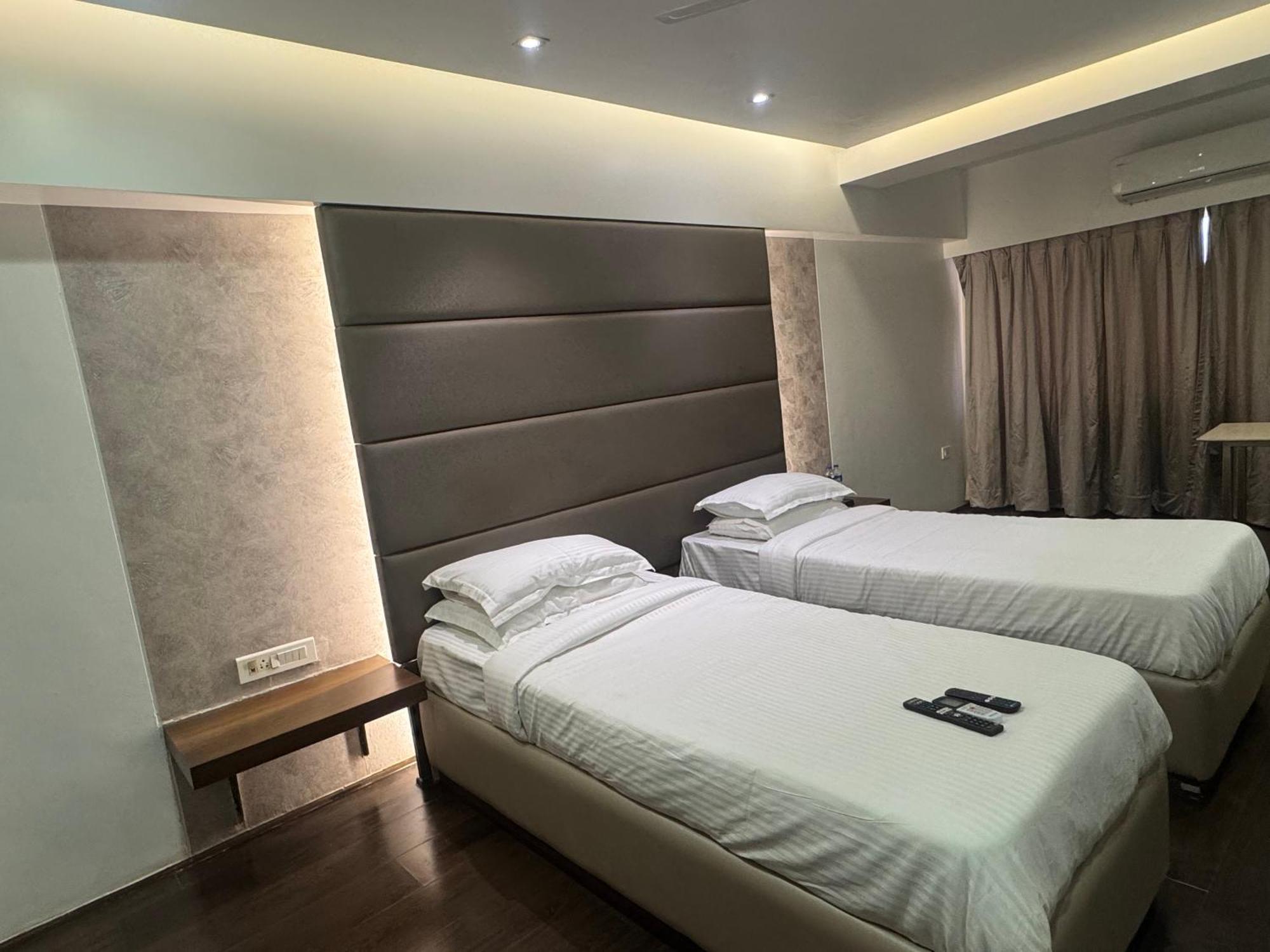 Hotel Dakshin Grandeur Νάβι Μουμπάι Εξωτερικό φωτογραφία