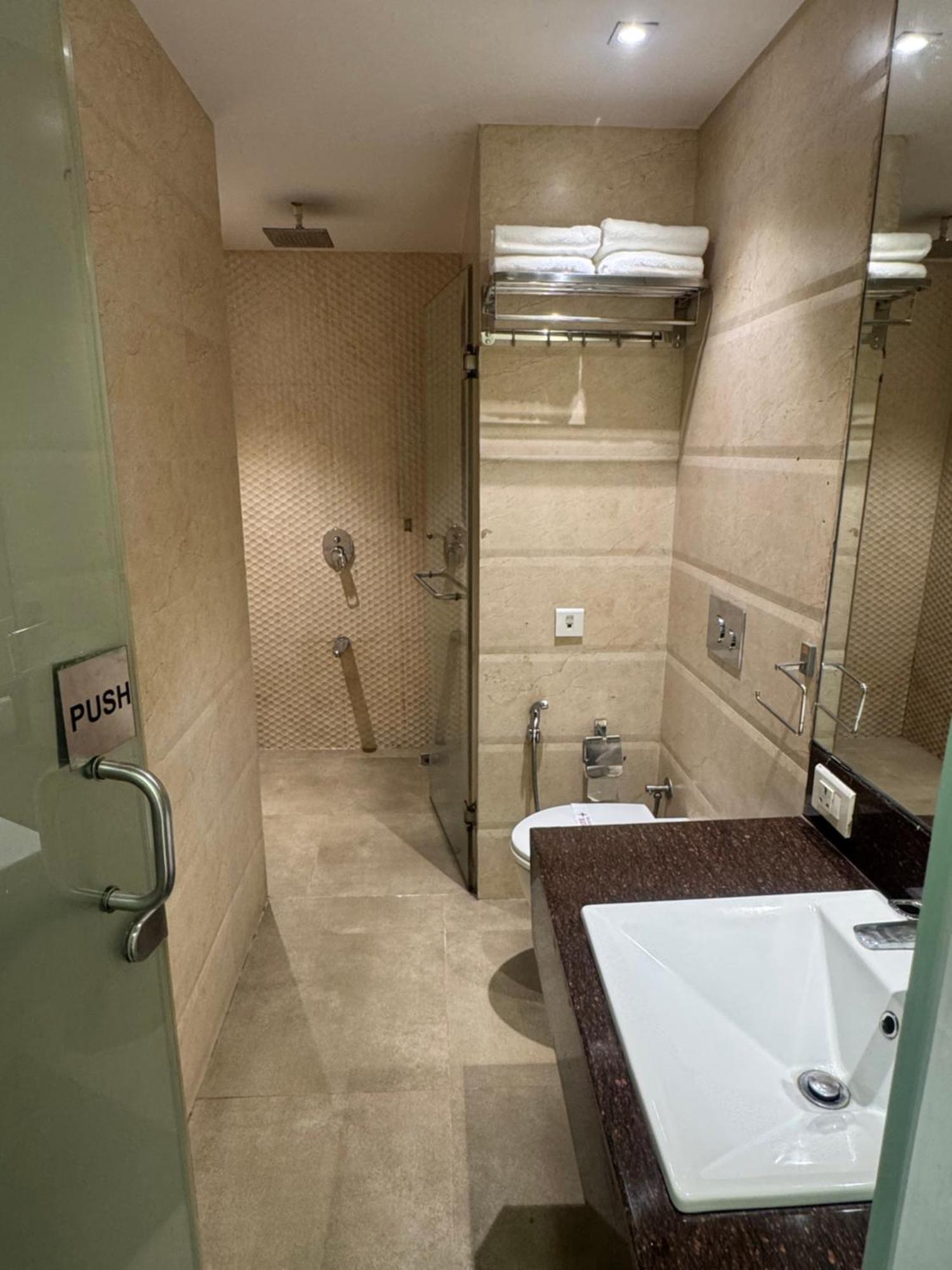 Hotel Dakshin Grandeur Νάβι Μουμπάι Εξωτερικό φωτογραφία