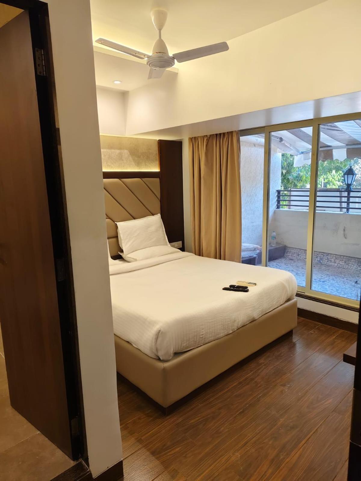 Hotel Dakshin Grandeur Νάβι Μουμπάι Εξωτερικό φωτογραφία