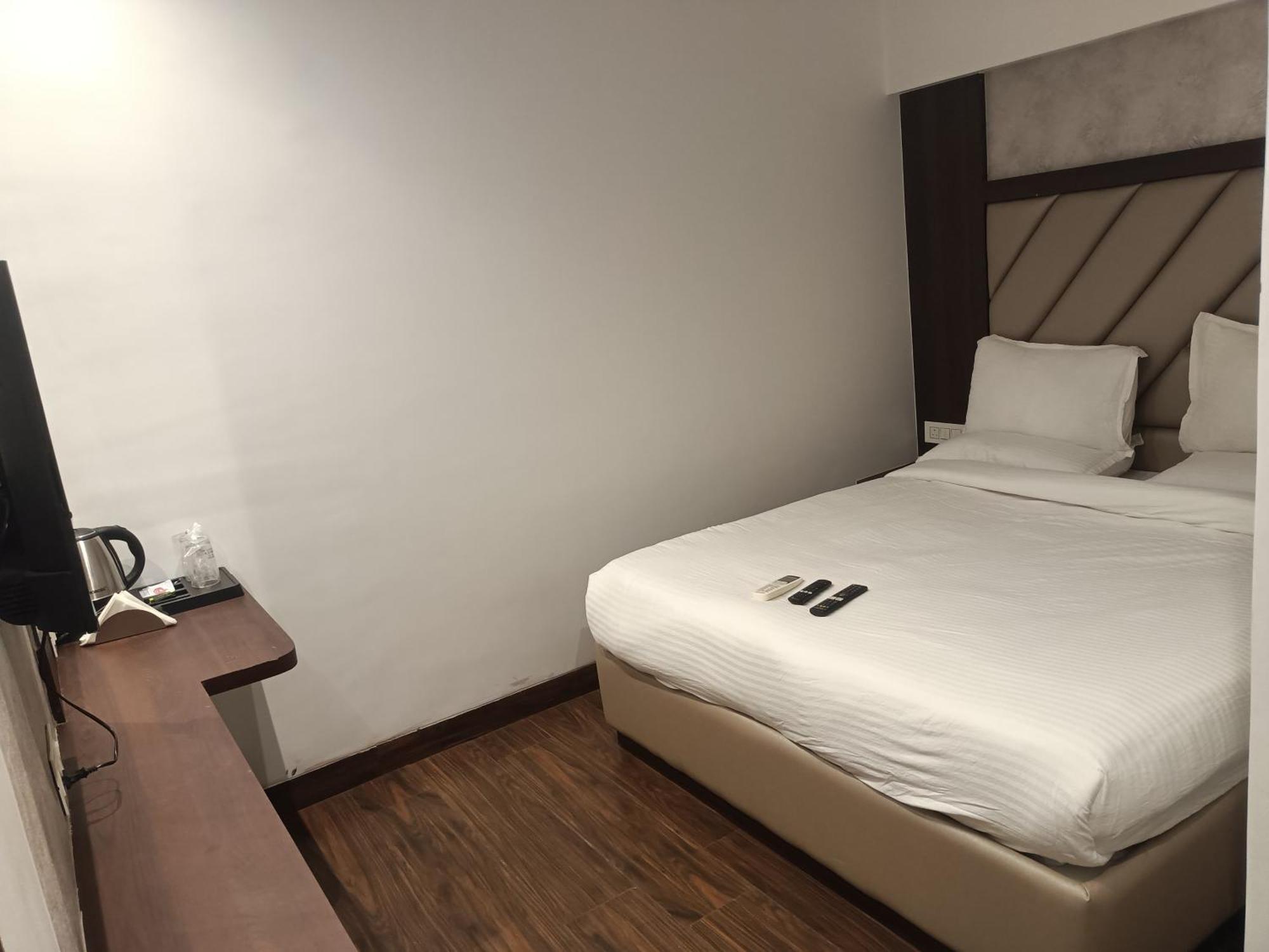 Hotel Dakshin Grandeur Νάβι Μουμπάι Εξωτερικό φωτογραφία
